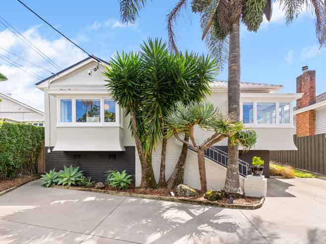 75 Owairaka Avenue, Mount Albert