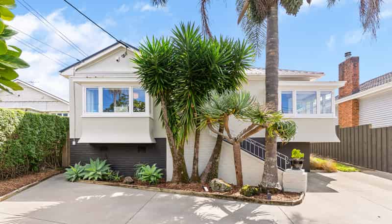 75 Owairaka Avenue, Mount Albert