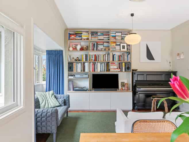 75 Owairaka Avenue, Mount Albert