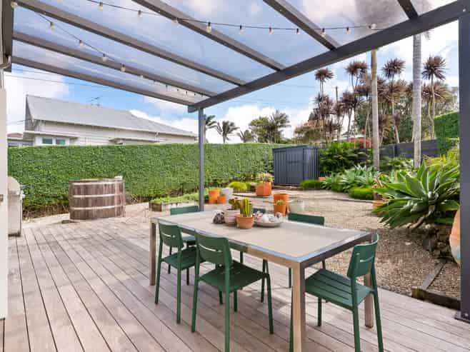 75 Owairaka Avenue, Mount Albert