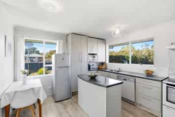 6A Takapu Place, Bromley