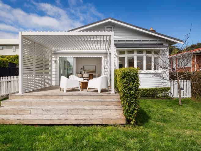 2 Harlston Road, Mount Albert