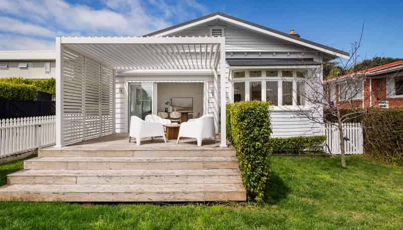2 Harlston Road, Mount Albert