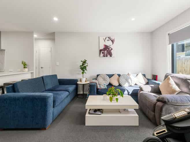 2/1 Williams Place, Fairfield