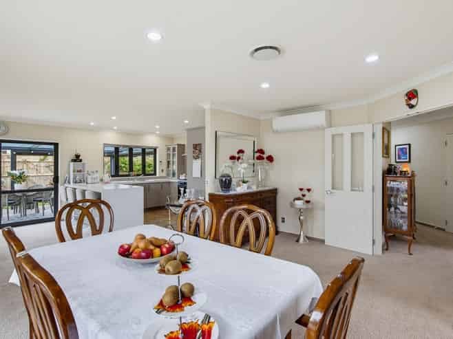 143 Milne Drive, Paraparaumu