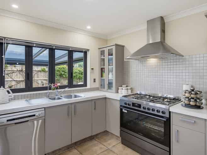 143 Milne Drive, Paraparaumu