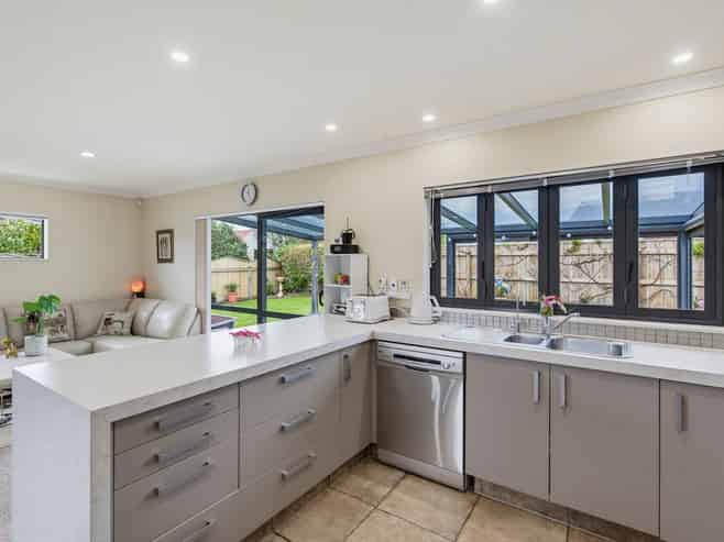 143 Milne Drive, Paraparaumu