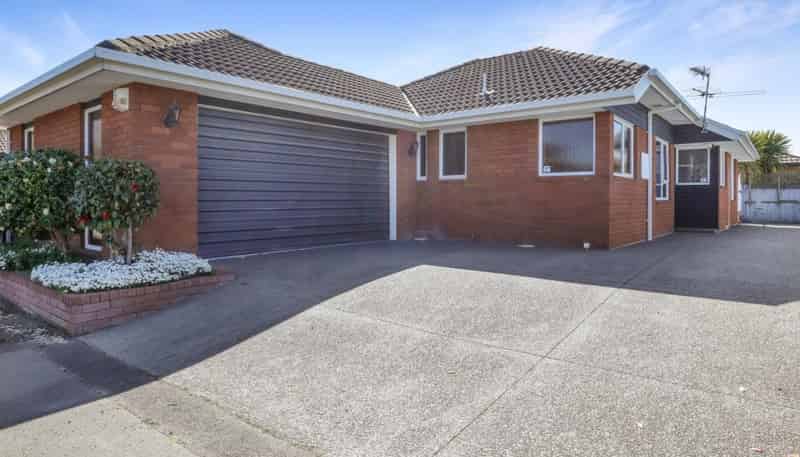 1/61A Strathfield Avenue, Dallington