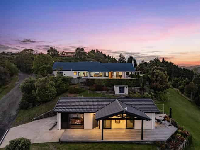 9 Kaimata Road, Bay View