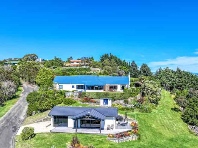 9 Kaimata Road, Bay View