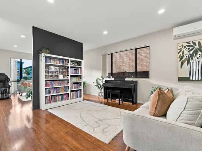 35 Dromoland Drive, Flat Bush