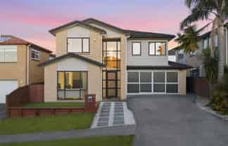 35 Dromoland Drive, Flat Bush