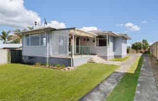 17A Stirling Grove, Greerton