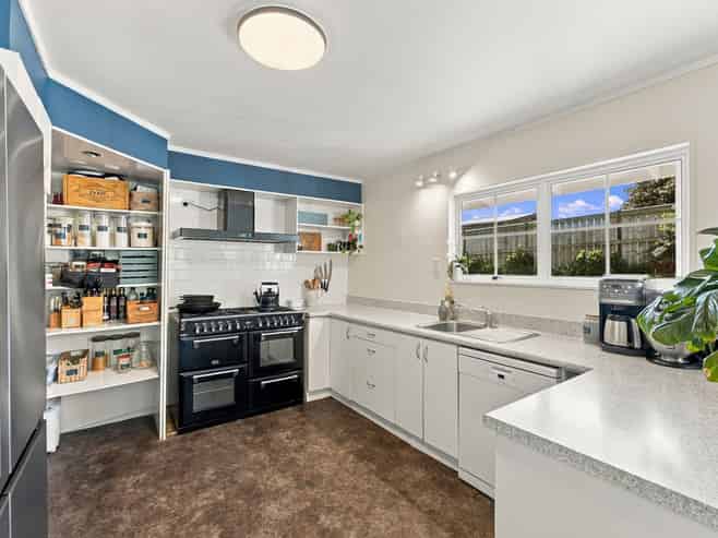 6D Donnelly Street, Oakura