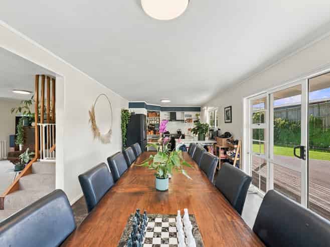 6D Donnelly Street, Oakura