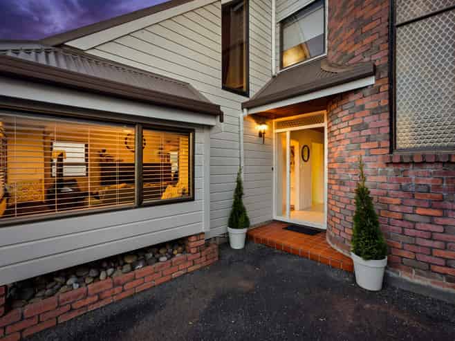 5A La Salle Drive, Westown