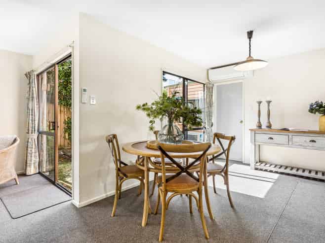 2/46 Brockworth Place, Riccarton