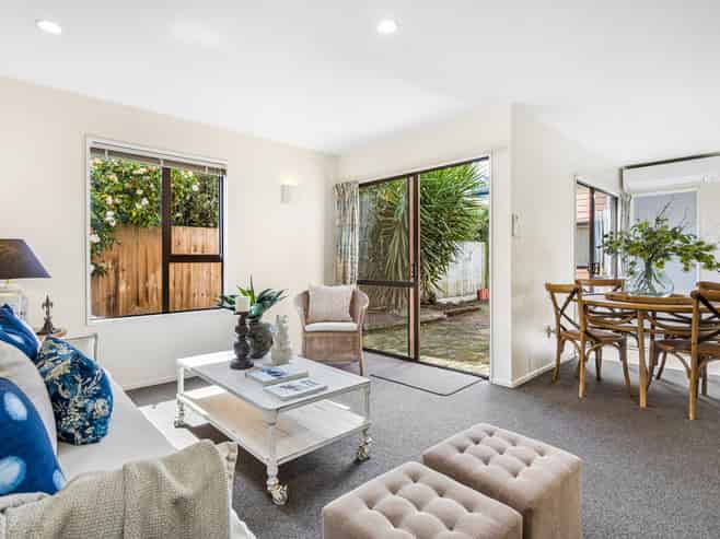 2/46 Brockworth Place, Riccarton