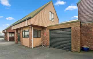 2/46 Brockworth Place, Riccarton