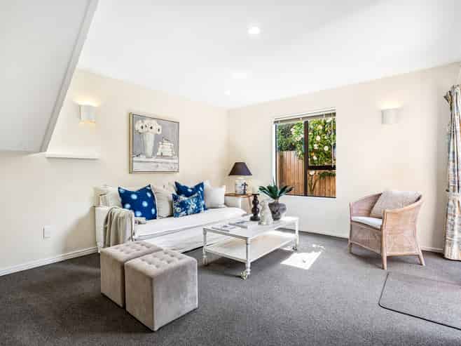 2/46 Brockworth Place, Riccarton