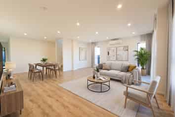4/55 Spencer Road, Oteha