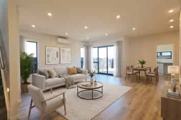 4/55 Spencer Road, Oteha