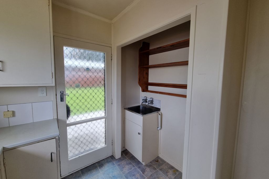 Within walking distance to town & doctors 4