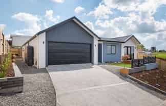 3 + 3a Pukatea Lane, Grandview Heights