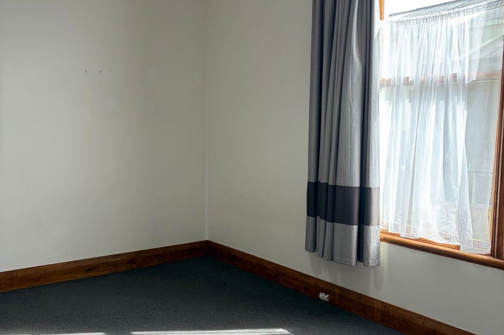 Room 3/66 Sydney Street, Petone 3