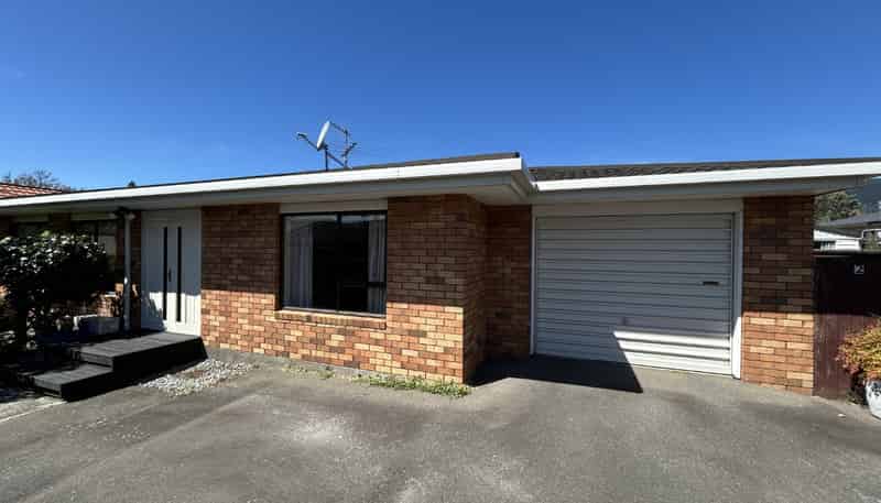 2/245 Nayland Road, Stoke
