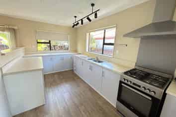 2/245 Nayland Road, Stoke