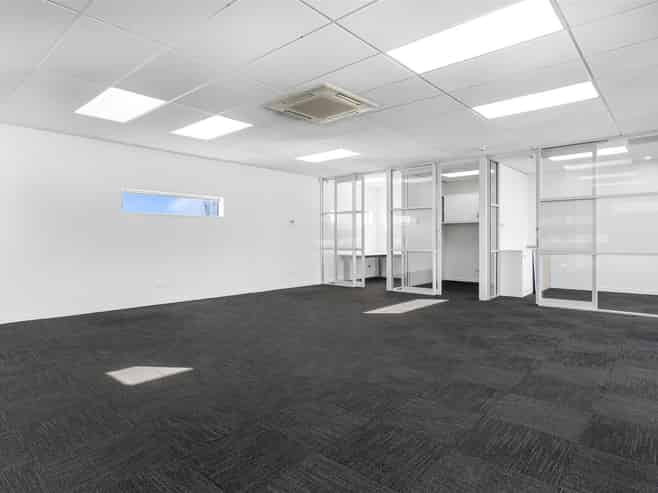 Modern Leslie Hills Drive Office | 355sqm
