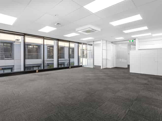 Modern Leslie Hills Drive Office | 355sqm