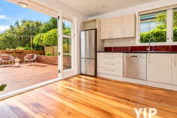 5 Winston Street, Crofton Downs