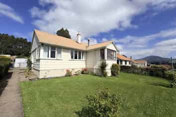 21 Burgess Street, Green Island