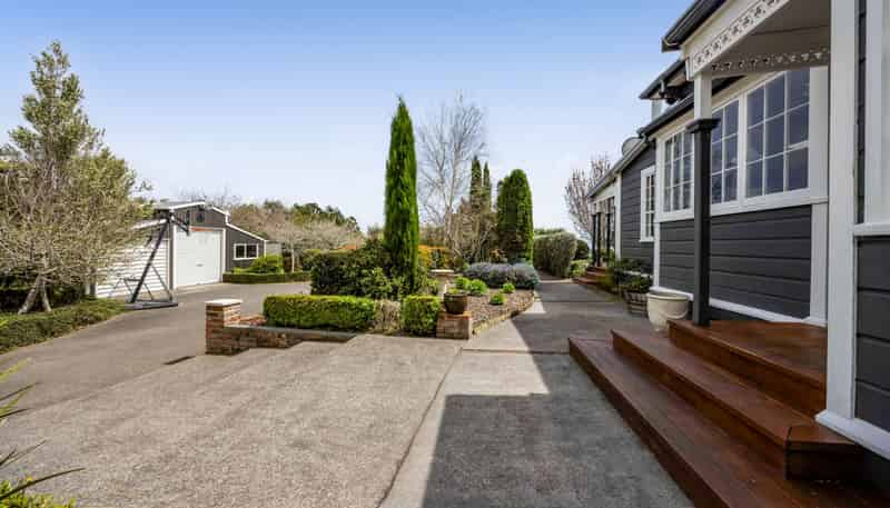 104 Pitt Road, Hillsborough