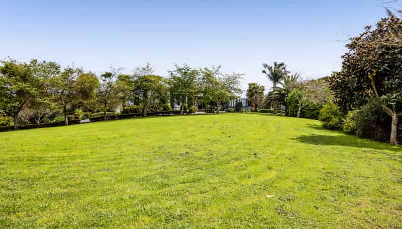 104 Pitt Road, Hillsborough