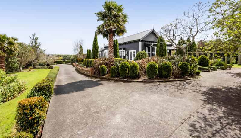 104 Pitt Road, Hillsborough