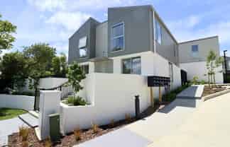2/25 Tranent Road , Mangere East