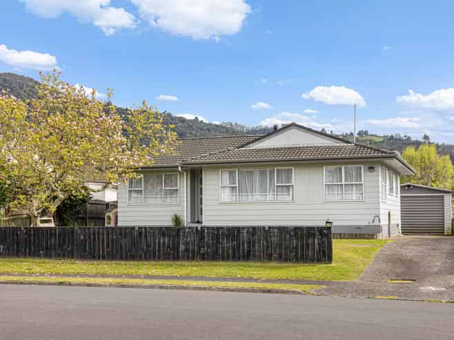 10 Adam Place, Mangakakahi