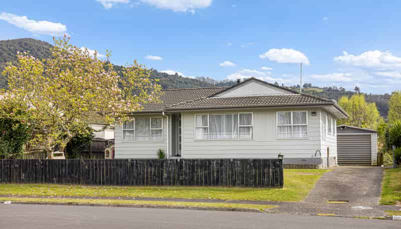 10 Adam Place, Mangakakahi