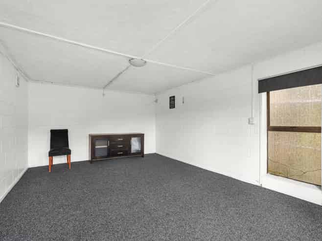 10 Adam Place, Mangakakahi