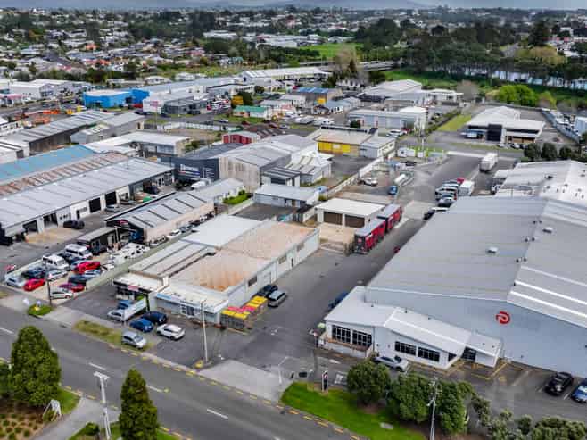 National tenant, top location, add-value potential