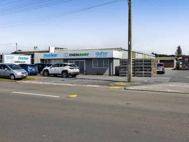 National tenant, top location, add-value potential