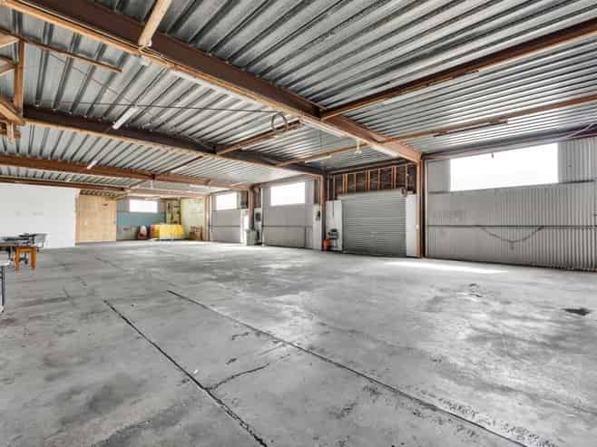 National tenant, top location, add-value potential