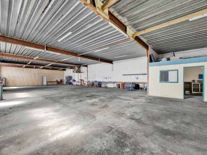 National tenant, top location, add-value potential
