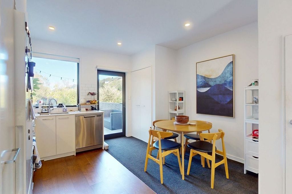 Contemporary Comfort 4