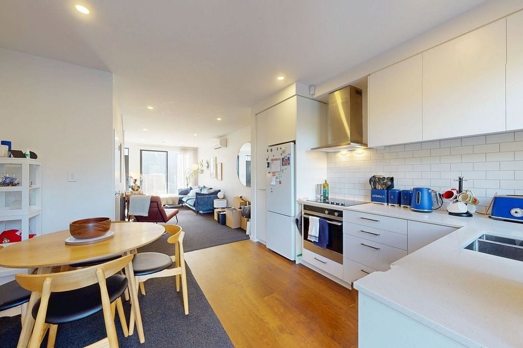 Contemporary Comfort 5