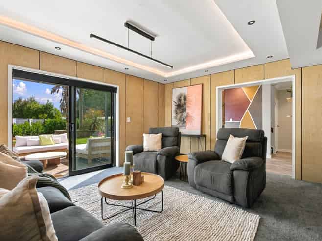 28 Homestead Place, Glenview