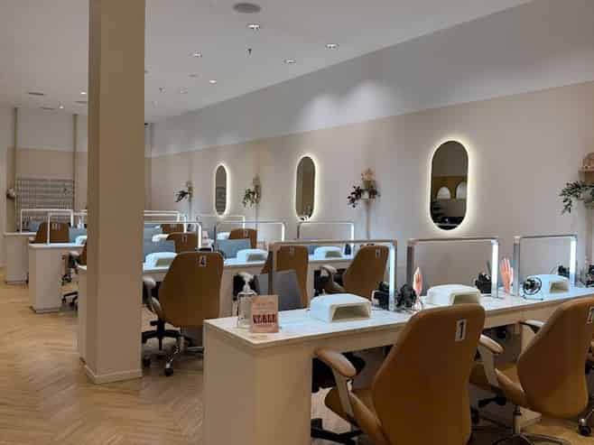 Luxurious Spa & Nails, Rolleston